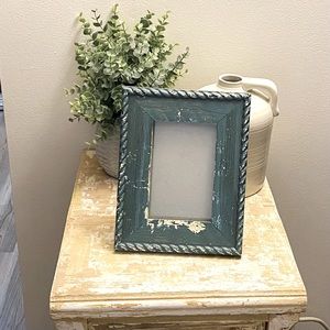 🌿 Distressed Picture Frame
